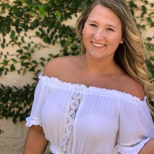 Cropped off the shoulder, short sleeve shirt